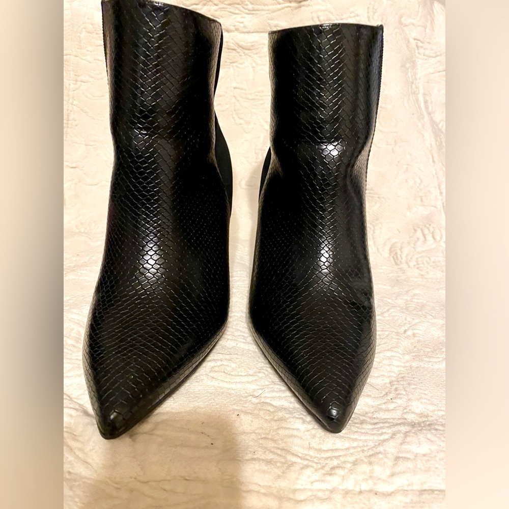 Sexy Black Boots snake skin pattern